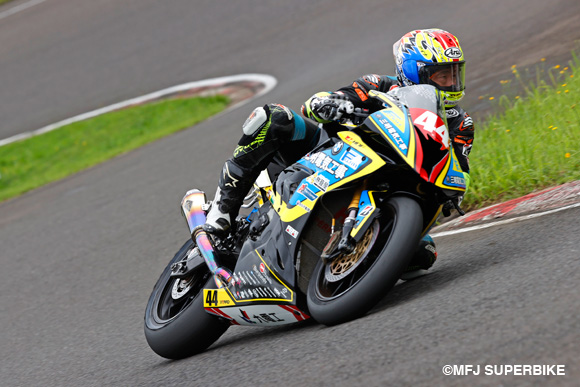BMWを駆る関口太郎がJSB1000トップ！