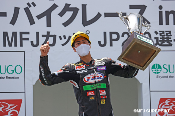 村瀬健琉が終始レースをリードしてポールtoウイン達成！