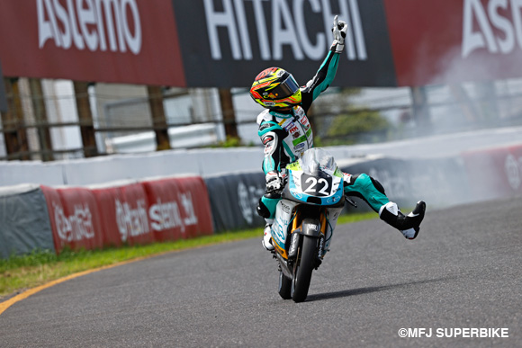 【速報】尾野弘樹がポールtoウィンを飾り、開幕戦以来の優勝！