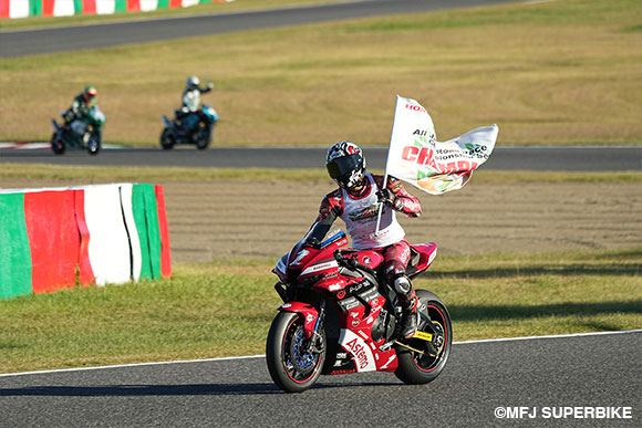 チャンピオンを決めた渡辺一馬