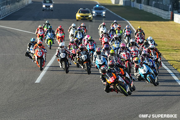 予選から圧倒した大久保光がトップチェッカー！中村龍之介がタイトル獲得！