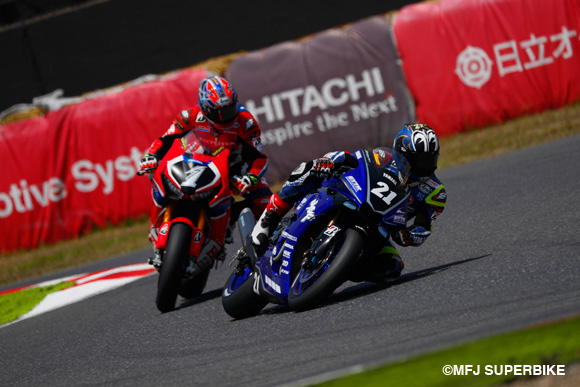 中須賀が高橋巧との一騎打ちを制し開幕4連勝！