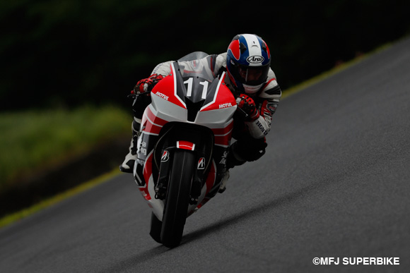 亀井雄大が全日本初ポールポジションを獲得！