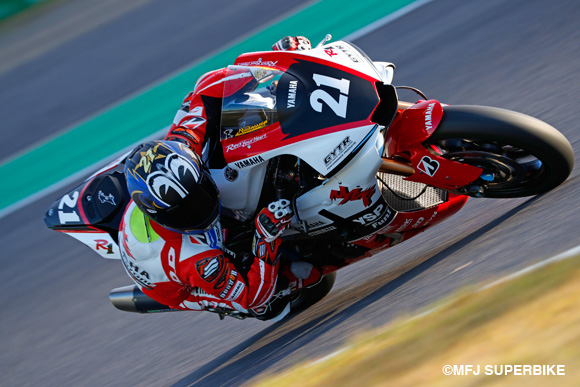 中須賀克行が順調な走り出しでトップタイム