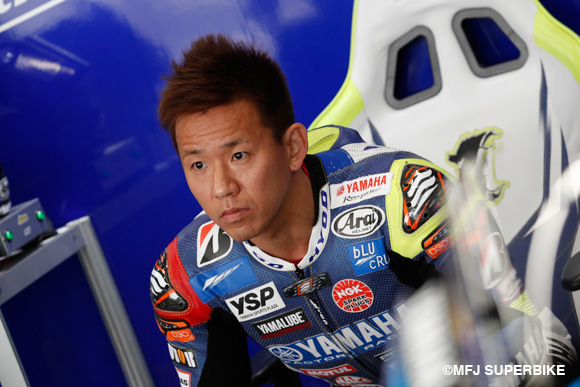 中須賀がトップ！ 高橋も僅差で続く!!