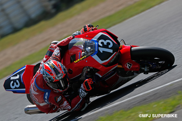 高橋巧がレコードを更新し、4連続ポールポジション！