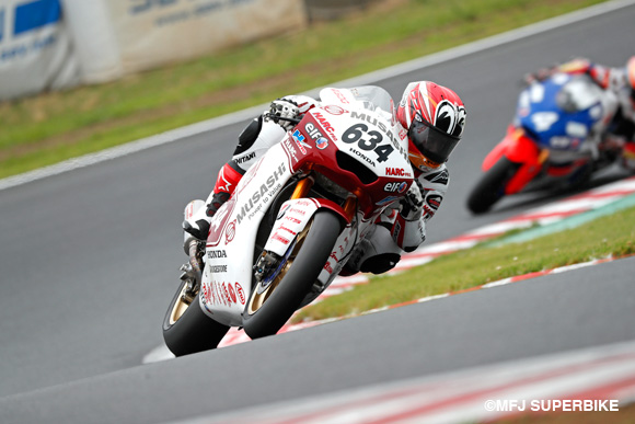 名越哲平、終盤に突き放し今季2勝目！