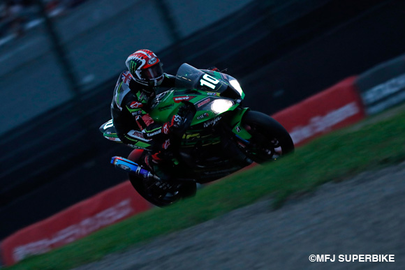 カワサキが3大ワークスの戦いを制し26年振り2度目の優勝！