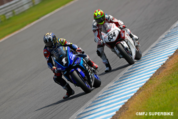 中須賀克行が猛暑のバトルを制し今季3勝目をマーク！