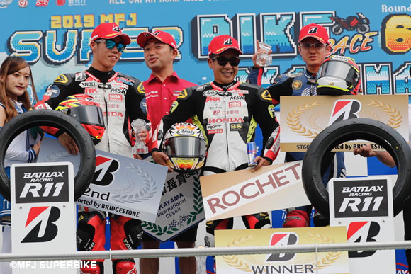 小山知良が今季2勝目、ランキングもトップに！